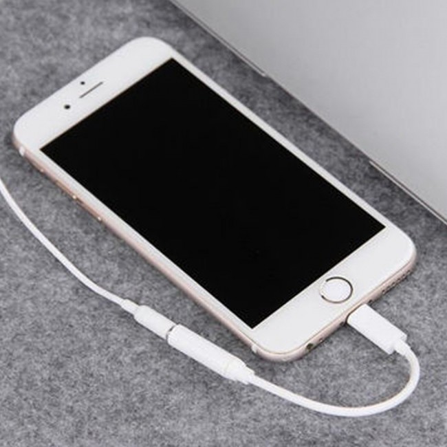 Margoun Lightning to Headphone Jack Adapter – White