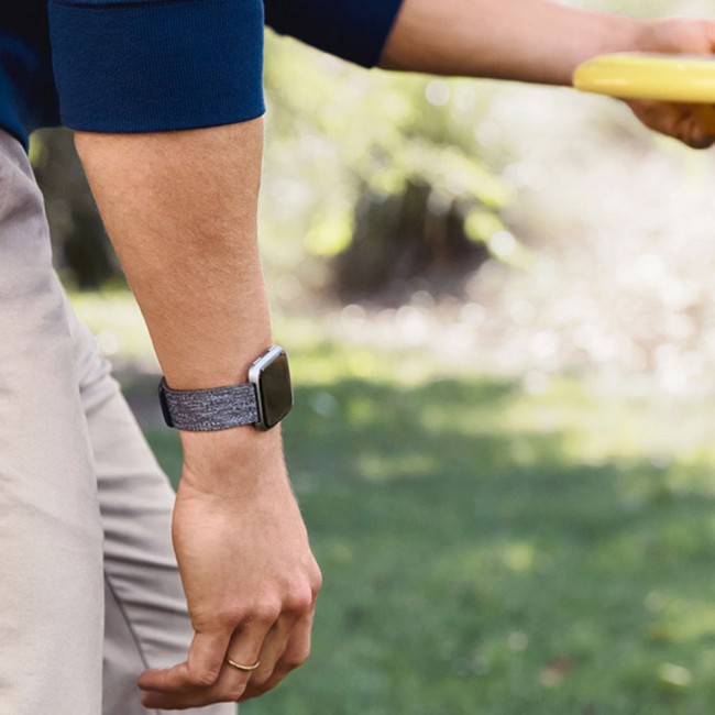 Fitbit versa smartwatch with heart rate monitor clearance