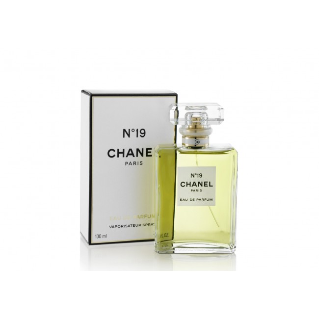 Chanel N°19 Poudré